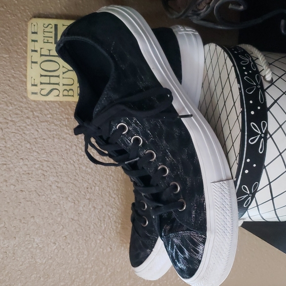 VGUC- Women’s Leather Shimmer Leopard Print Chuck Taylor All Stars - Picture 3 of 9